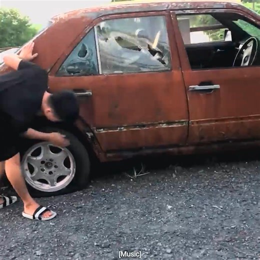 50 year old full RESTORATION antique MERCEDES abandoned by the ditch Restore of mercedes 1972 | Rescue & Restore