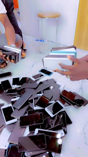 Exploring Smartphone Recycling in Modern Stores