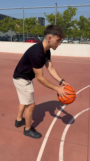 Victor Palomo | Diseño de Interiores Deportivo on Instagram: "Diseño de una cancha de baloncesto🏀"