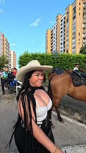 218K views · 4.2K reactions | Beautiful Lady Curves under the hat  #culturas4k #neiva #colombia #usa #mexico #EEUU #women #horseriding #lady #ladies #horses #caballos | Culturas 4K | Facebook