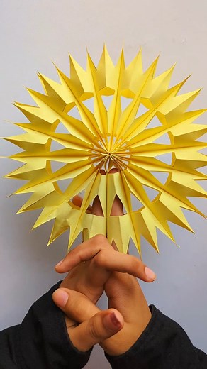 18K views · 230 reactions | Paper Snowflake Making Idea 2025 #paper #snowflake #christmas | 1 Minute Craft | Facebook