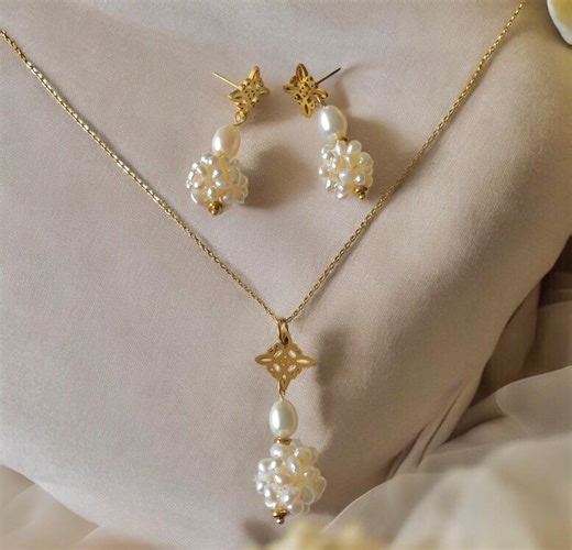 Freshwater Pearl Cluster Necklace With Celtic Symbol, Wedding Jewelry, Minimalist Genuine Pearl Necklace, Wedding Necklace - Etsy