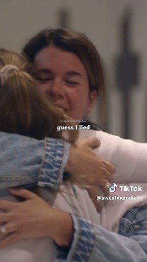 Lewis Capaldi Airport Arrivals Performance: Wish You the Best