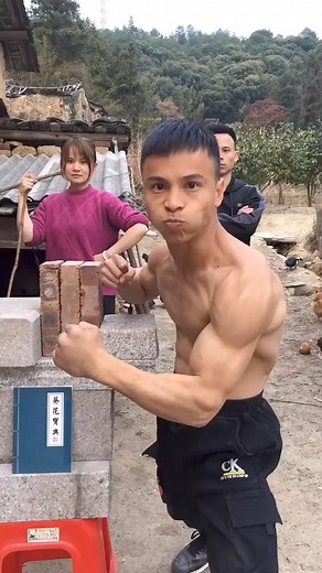 one of the fastest one inch punch in the world 🐉🥷🥋 #karate #martialarts #kungfu #brucelee #oneinchpunch | One Inch Fist