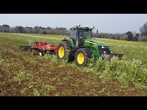 Destruction de couverts végétaux avec un John Deere 7920 cover-crop Grégoire Besson