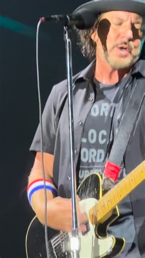 Todd TfoLakers on Instagram: "Eddie Vedder sings “Porch” with his band the Earthlings on September 26, 2025 at the Ohana Festival in Dana Point, California. The energy and passion when Eddie sings anything but this song is one of my favorites and back when I was a 21 years it came out and it was a song I related to and it brings me back to a time when I was younger! @eddievedder @pearljam @thisiswatt @chadsmithofficial #eddievedder #pearljam"
