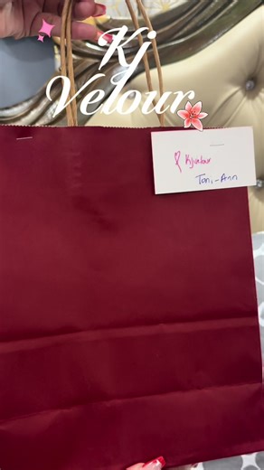 this was definitely a surprise package and I absolutely love it😍! They are a small business and you guys definitely should shop with them, they have everything a girl needs🎀!! @Kya❤️‍🔥🫶 @kjvelour #fyp #content #unboxingvideo #goviral #viraltiktok