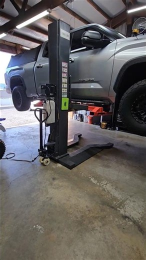 Katool Single Post Car Lift (Lifting Toyota Tundra 6,400lbs!) #automotivetools