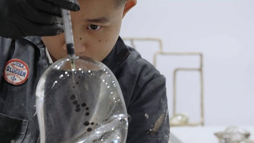 Jes Fan uses biological substances—melanin, testosterone, estrogen, fat—as sculptural material in a recent series of work, as seen in our latest "New York Close Up" film. Watch → https://a21.tv/JesFanInFlux "Playing with these substances, I want to see it detached from the body and existing on its own," says Fan. "Once they're removed from the body...what are they?" | Art21