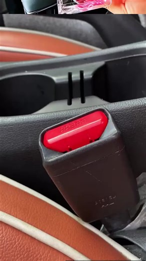 2 PCS Seat Belt Clip Extender with Carbon Fiber Texture, Metal Construction, Enhances Seat Belt