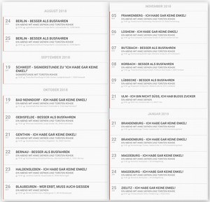 Sie wissen ja, soweit es die Gesundheit zulässt, reise ich gern und lese aus meinen Büchleins vor. Auf www.RenateBergmann.de habe ich Ihnen wieder viele neue Termine eingetragen. Am 24. und 25. August bin ich auch in Berlin, ach, da freue ich mich! Da ist die Anfahrt nicht so weit, Kurt und Ilse bringen mich mit dem Koyota. Es gibt noch Karten, kommen Se gern rum: https://tickets.movact.de P.S. Selbstveständlich gibt es da dann auch schon mein neues Büchlein "Ich habe gar keine Enkel!" am Bücher