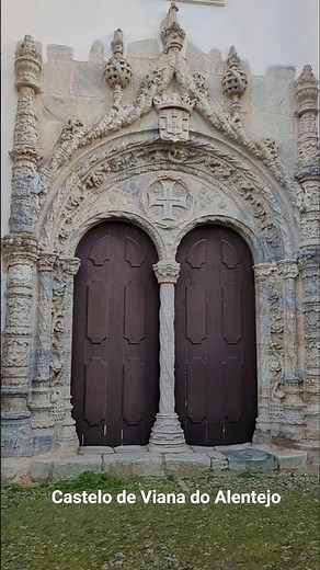 O castelo construído para proteger a igreja.