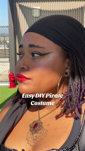 Ahoy, Matey! It’s time to set sail and get ready for Halloween. Check out this ultra simple gender neutral wench/pirate/peasant costume recipe brought to you by @_glitterykitten! 🏴‍☠️ Shopping at Goodwill is scary good for our community and the planet. Annually, Goodwill of Colorado provides programs and services assisting over 125,000 Coloradans with disadvantages—including job training and placement services. Ingredients: -Black or white flowy skirt (try for natural fibers like cotton or line