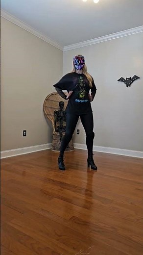 Beginner Strut "Own me" with music