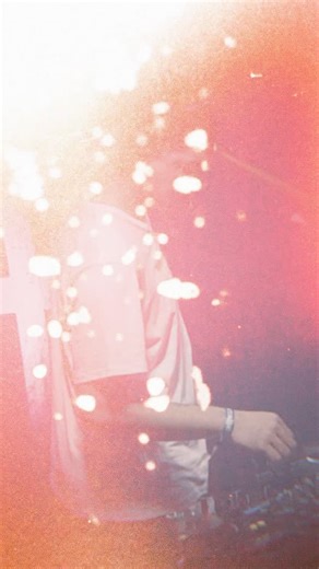 Reveillon Del Mare 2026✨ on Instagram: "🌊✨ REVEILLON DEL MARÉ – 1ª EDIÇÃO ✨🌊 Que noite… que energia… que começo de ano! O Reveillon Del Maré nasceu grande, nasceu inesquecível — e tudo isso graças a cada pessoa que escolheu viver esse momento com a gente no BlueMed Ilha Porchat Club. Esse after movie é só um pedacinho do que foi sentir aquela vibe, os sorrisos, os encontros e a celebração à beira-mar. Obrigado a todos que fizeram parte da nossa primeira edição e transformaram essa virada em me