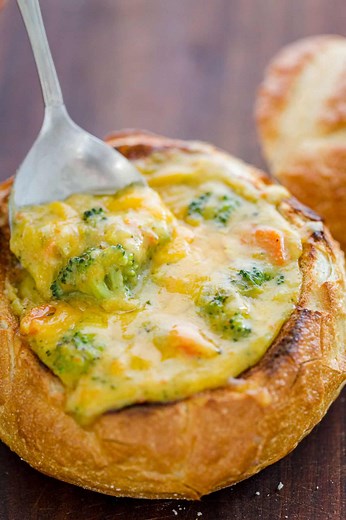 Broccoli Cheese Soup in Bread Bowls (VIDEO)