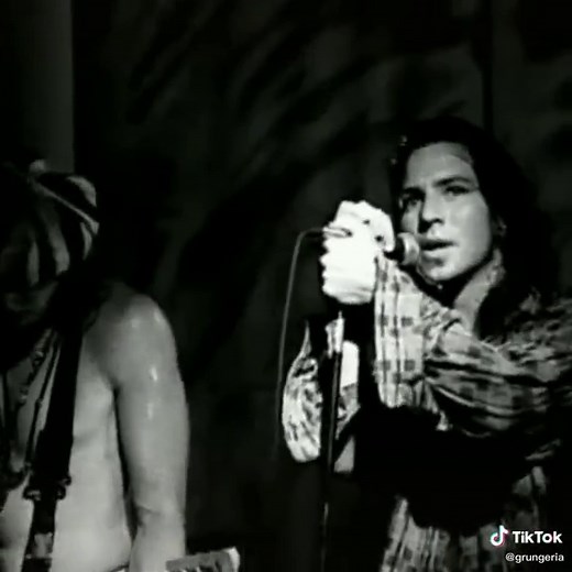 Pearl Jam - Alive: Tradução e Significado