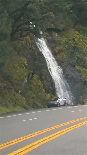 Around the US | Coast to Coast 🚗 on Instagram: "Beautiful California 🗺️🛻🏔️🇺🇸 #usa #california #mountain #waterfall #travelvlog #usatravel #usaroadtrip #usareels #tahoe"