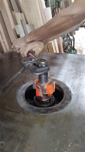 Spindle machine blade lock #woodwork #carpenter #diy #art #creative | Galih Nugroho