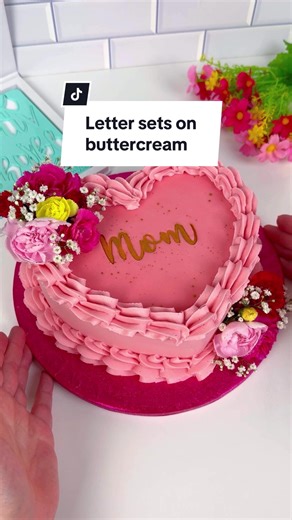 How to Use Letter Sets for Cake Decorating