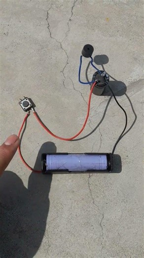 Simple Capacitor and buzzer experiment