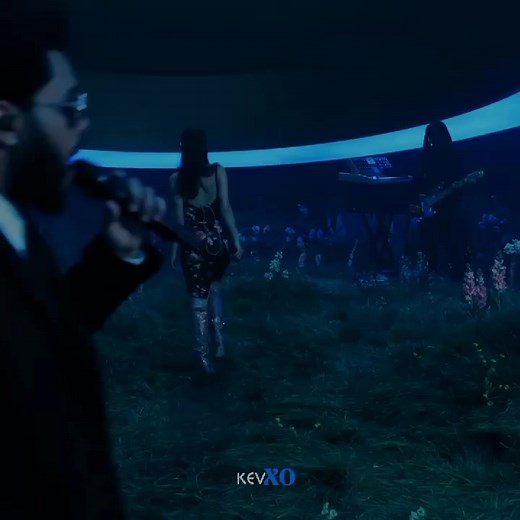 Ariana Grande ft. The Weeknd - Off The Table