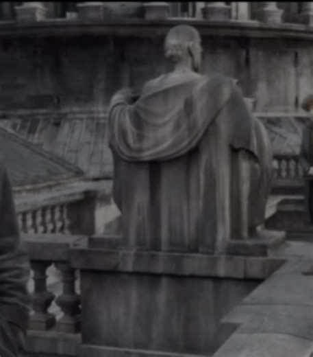 Exploring Fantastic Beasts: Dumbledore and Grindelwald