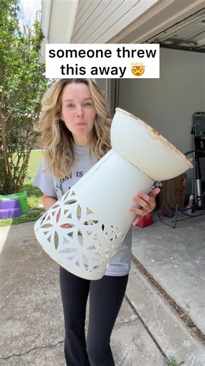 someone threw away this table… but I didn’t like it as a table 😏 🎨