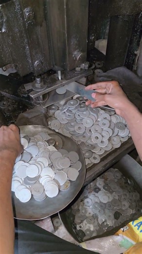 From Raw Iron to Perfect Washers – Amazing Craftsmanship