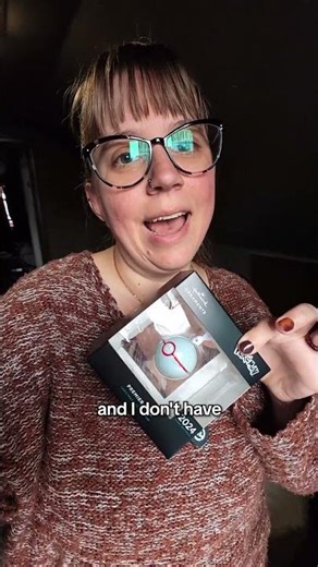 Holiday-themed photography can be pricey! Just use #Photoroom 🎄🎁