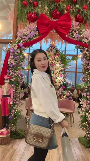 เดือนสุดท้ายของปี ธันวาคมของคนธรรมดา - Easylisteninggood이(가) 포함된 Kanyawee Chaitongrat (@kanyawee.chaitong) 님의 동영상