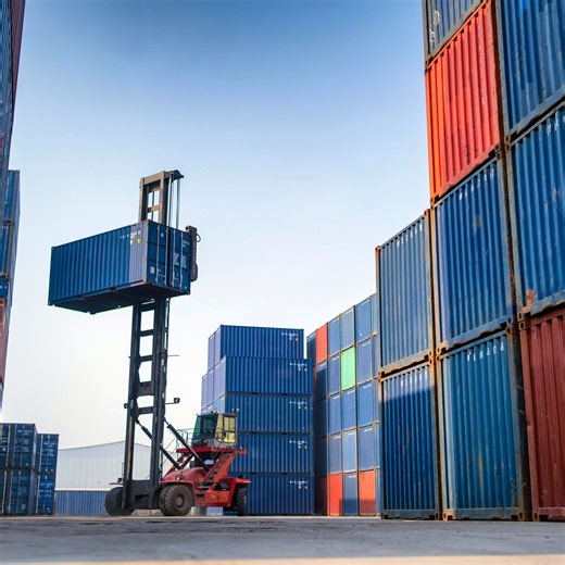 US trade gap shrinks to lowest level since 2009 as imports fall