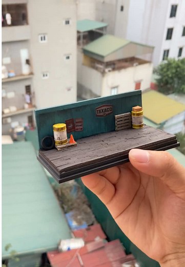 Create Your Own Mini Diorama: 1/64 Scale Guide