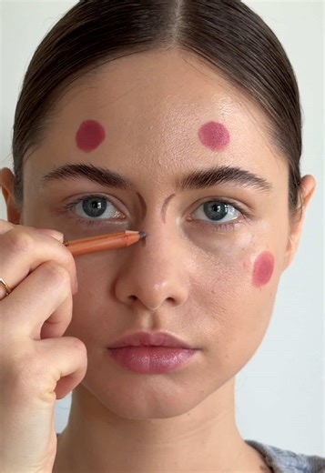 Full face with lip liner contour 💋✨ Using lip liner to contour your ENTIRE face is literally genius! This multi-use hack creates the most natural sculpted look and saves so much space. Epica Beauty shows you exactly how to use lip liner for face contour on YOUR features. Game changer fr 🔥 #makeuptok #makeuhacks #makeuptipsandtricks #makeupartist #makeupforbegginers Keywords: full face with lip liner contour, lip liner as contour 2025, multi use makeup hack, lip liner face contour, budget makeu