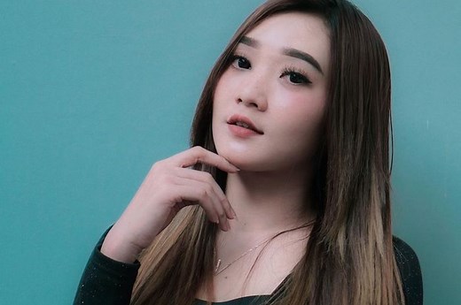 Lirik Lagu ‘TKW’ (Tenaga Kerja Wanita) – Difarina Indra Adella - Sonora.id