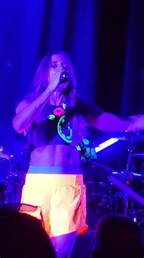 melanie c live montreal @MelanieC #sweatworldtour #melaniec #sportyspice #spicegirls #montreal