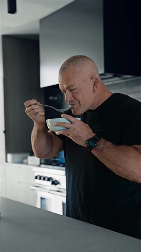 No measuring. No mixing. With 30g of grass-fed protein, Molk protein shakes are your quick hit of protein on the go - ideal for repairing muscle, building strength, and fueling your body and mind without compromise. No added sugar. No chalky taste. | JOCKO FUEL