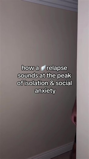 POV: you said “just one song” and now you’re 14 tracks deep into Ultraviolence staring at the ceiling like you’re the main character in a tragic indie film 😭 no because why does this album make me feel like i’ve just been through a divorce, a situationship, and a spiritual awakening all at once?? like i’ve never even been in love but suddenly i’m reminiscing on a relationship that never existed?? hello??? lana really said: ✨ sad girl core ✨ delusional but make it aesthetic ✨ romanticising red f