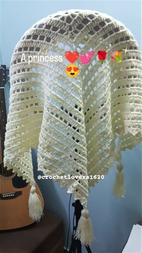 Crochet V shawl| Triangle wrap design| #crochetwithamore