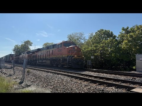 BNSF #8080 Leads EB Intermodal. Olathe, KS 9/27/25