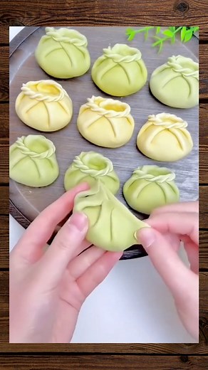 564K views · 8.7K reactions | Tutorial membentuk kue dengan mudah dan sederhana #resep #resepkue #kue #fypreel #fyp | Fransiska Tien | Facebook