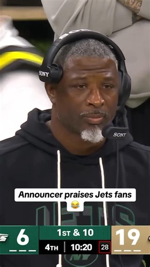 NFL on FOX on Instagram: "Showing some love to the @nyjets fans out there 👏😂 (via CBS)"