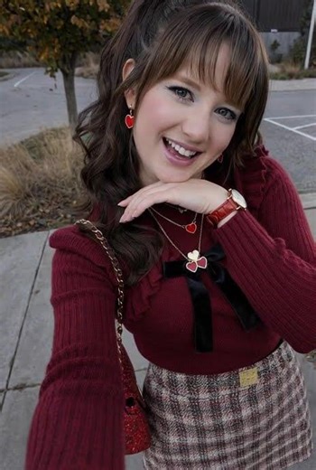 Still Wearing Christmas Colors in January 🎀❄️