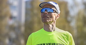 Lauri Mikkonen, 67, on juossut 200 maratonia – nyt hän kertoo, mikä niissä koukuttaa