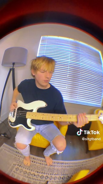 How to Play Nirvana's Lounge Act on Guitar | Guitar Chords Tutorial