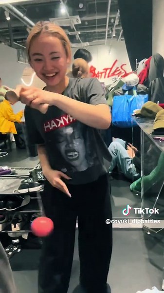 最近の流行りのTikTokダンス特集