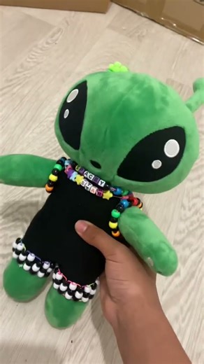 Make clothes for my Alien ! //