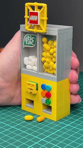 I Built a Working LEGO Snack Machine 🤯🍫