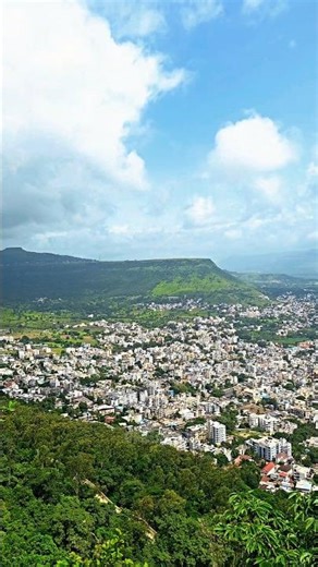 The breathtaking panoramic view of Satara city from Ajinkyatara Fort! 🤩⛰️ #Satara #Fort #Maharashtra