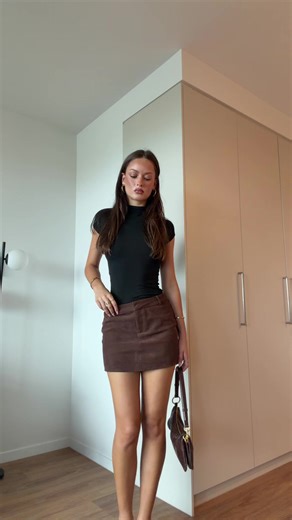 wear high tan heels/wedges to make your legs look longer guys xx